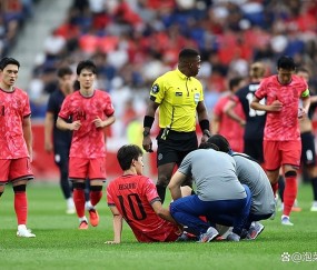 足总杯赛后再迎强敌，纽约尼克斯篮板制胜，主帅态度——引发热议，年轻球员得到机会的简单介绍-开云体育app